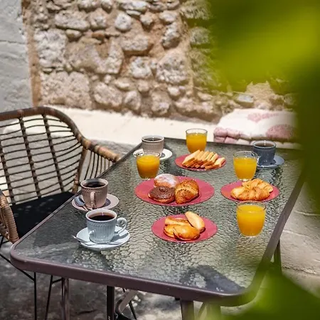 Nikolas Old Town Apartman